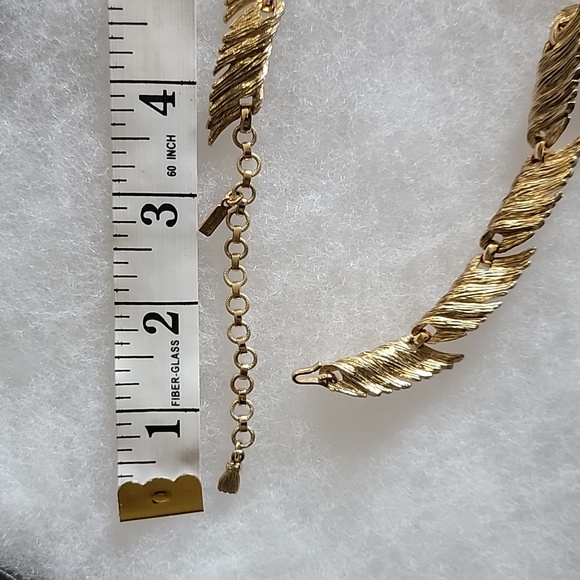 Vintage Monet Gold Choker Fashion Jewelry Wings or Feathers - Picture 3 of 8